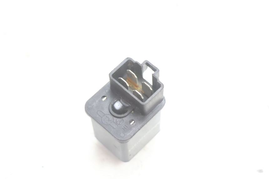 photo de STARTER RELAY PEUGEOT KISBEE 4T 50 (2010 - 2017) - Zoom on usage condition