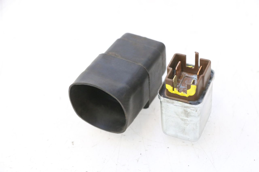 photo de STARTER RELAY PIAGGIO LIBERTY IGET 4T 50 (2015 - 2020) - Alternative perspective