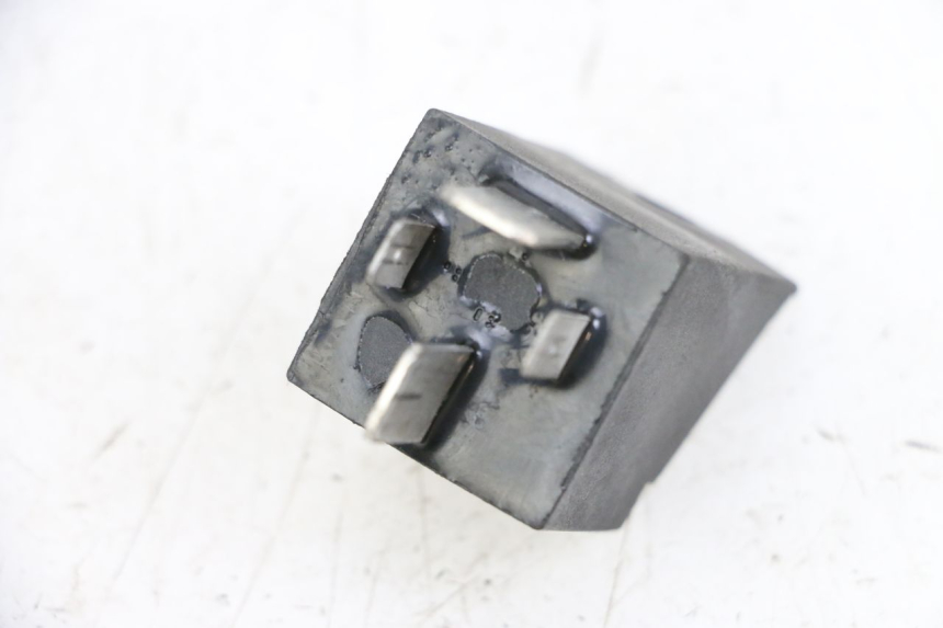 photo de STARTER RELAY PIAGGIO NEW TYPHOON 50 (2018 - 2021) - Alternative perspective