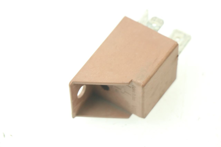 photo de STARTER RELAY PIAGGIO SKIPPER 125 (2000 - 2004) - Component detail