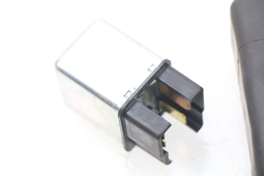 photo de STARTER RELAY YAMAHA SLIDER NAKED 50 (2004 - 2018) - Alternative perspective