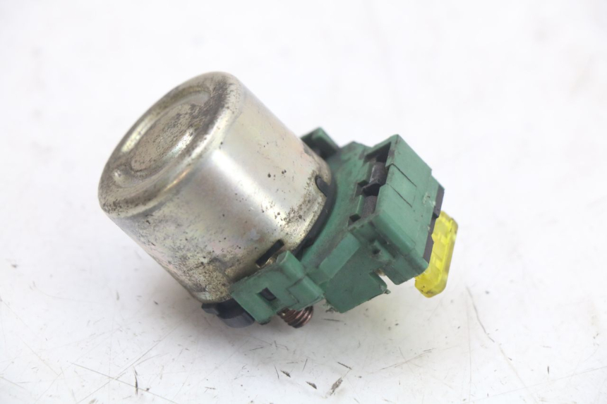 photo de STARTER RELAY SUZUKI GS F 500 (2004 - 2007) - Alternative perspective