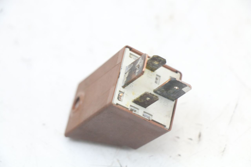 photo de STARTER RELAY PIAGGIO TYPHOON 50 (2000 - 2009) - Alternative perspective