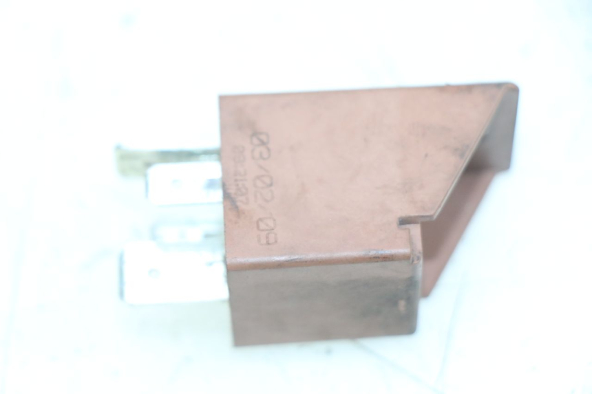 photo de STARTER RELAY PIAGGIO VESPA LXV 125 (2006 - 2009) - Component detail