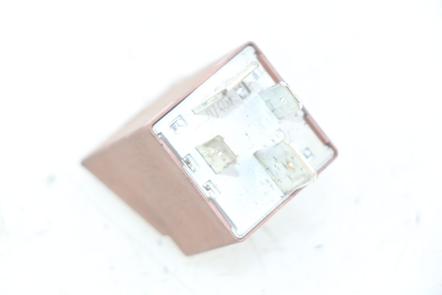 photo de STARTER RELAY PIAGGIO VESPA LXV 125 (2006 - 2009) - Zoom on usage condition