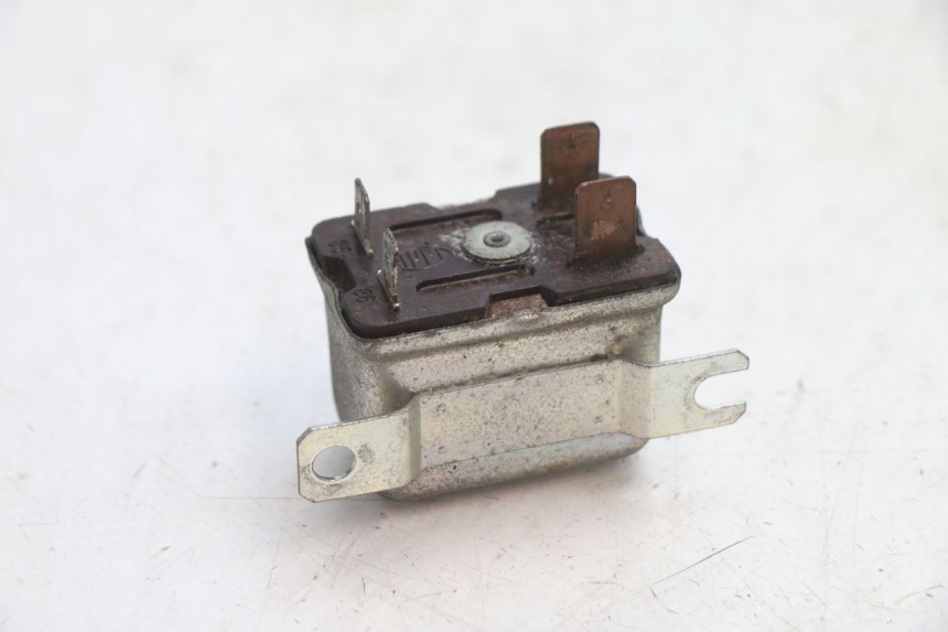 photo de STARTER RELAY PIAGGIO VESPA PK FL 2T 50 (1990 - 1996) - Zoom on usage condition
