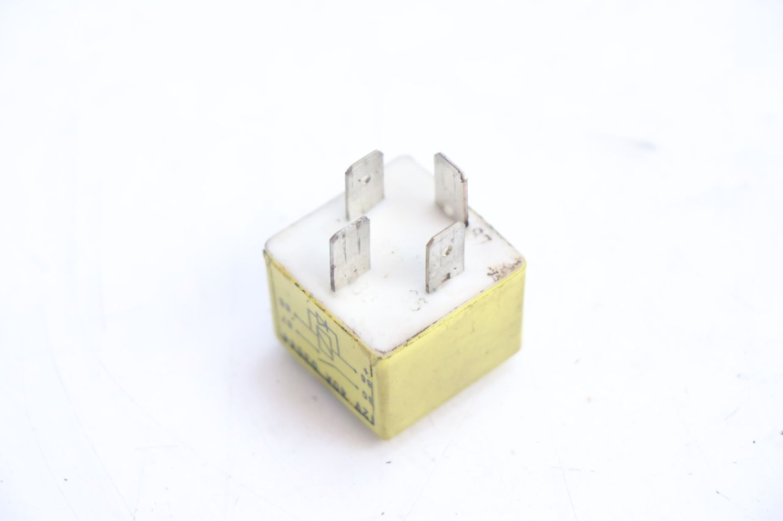 photo de STARTER RELAY PEUGEOT VIVACITY 50 (2004 - 2009) - Zoom on usage condition