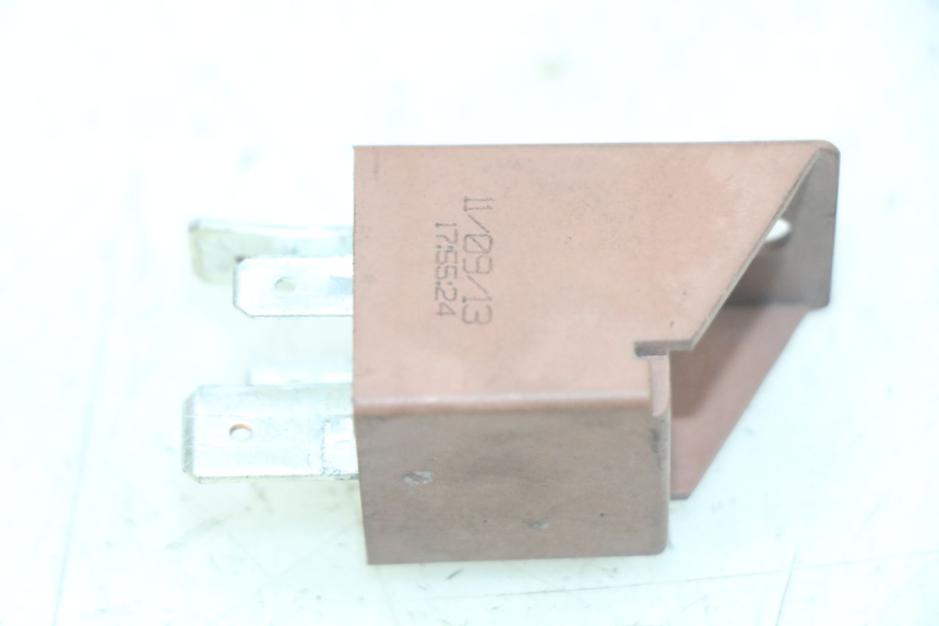 photo de STARTER RELAY PIAGGIO XEVO - X EVO 125 (2007 - 2017) - Component detail