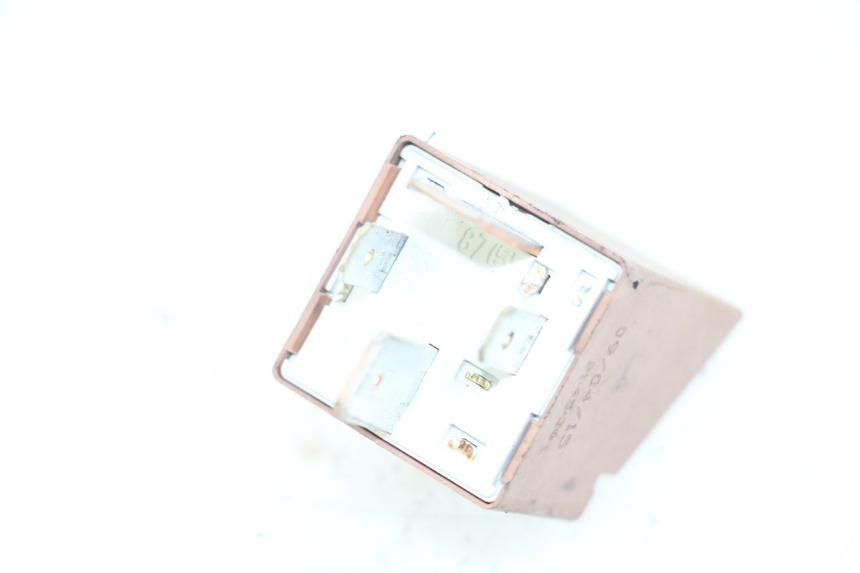 photo de STARTER RELAY PIAGGIO XEVO - X EVO 125 (2007 - 2017) - Alternative perspective