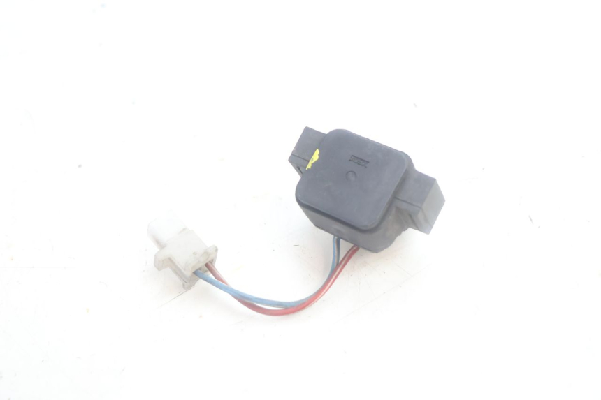 photo de STARTER RELAY YAMAHA YP MAJESTY 125 (2002 - 2006) - Alternative perspective