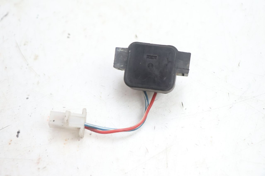 photo de STARTER RELAY YAMAHA YP MAJESTY 125 (2002 - 2006) - Technical close-up