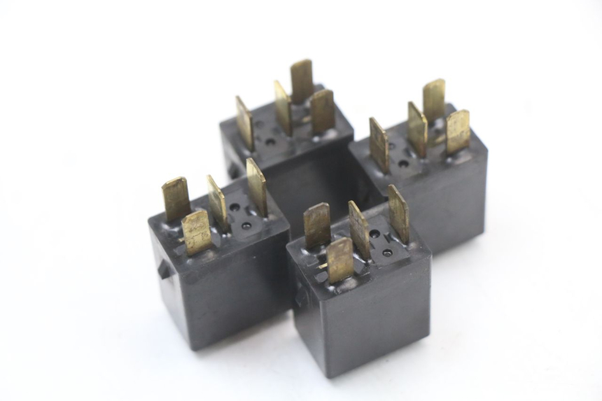 photo de ELECTRIC RELAY HONDA FES S-WING SWING ABS 125 (2007 - 2015) - Zoom on usage condition