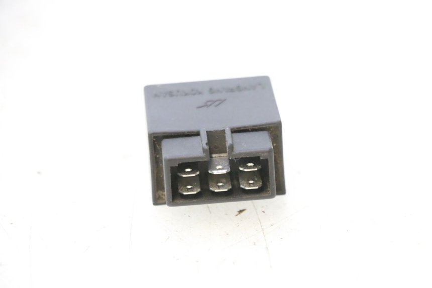 photo de ELECTRICAL RELAY PIAGGIO FLY 2T 50 (2004 - 2017) - Zoom on usage condition