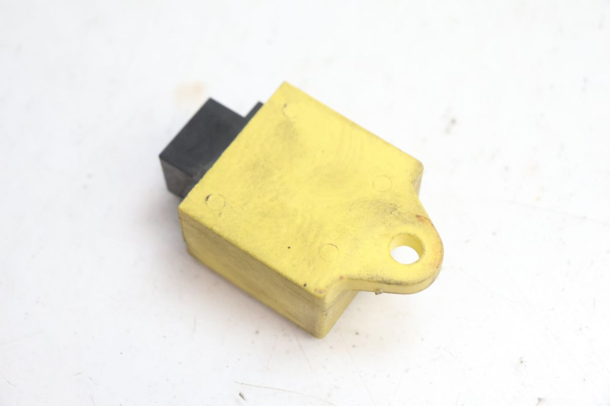 photo de ELECTRICAL RELAY GILERA GP 800 (2007 - 2013) - Alternative perspective