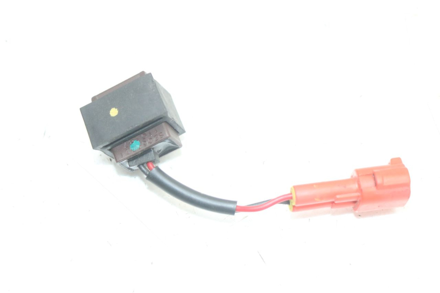 photo de RELAY HUSQVARNA SVARTPILEN 401 (2018 - 2023) - Alternative perspective