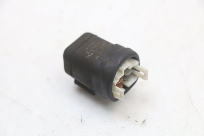 photo de ELECTRICAL RELAY KAWASAKI ZR7 ZR-7 S 750 (1999 - 2004) - Alternative perspective
