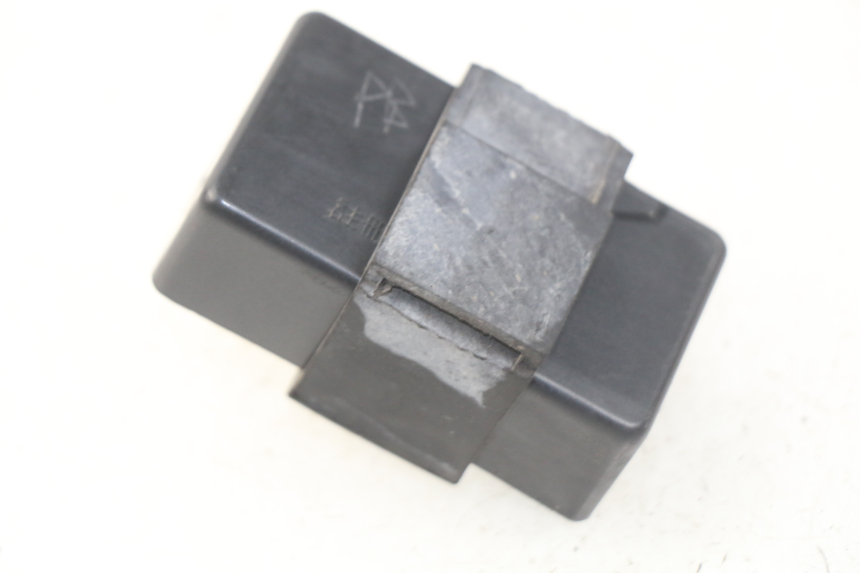 photo de RELAY SYM MIO 100 (2006 - 2017) - Alternative perspective