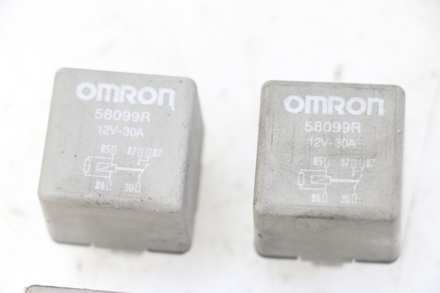 photo de ELECTRICAL RELAY PIAGGIO MP3 LT 300 (2010 - 2016) - Technical close-up