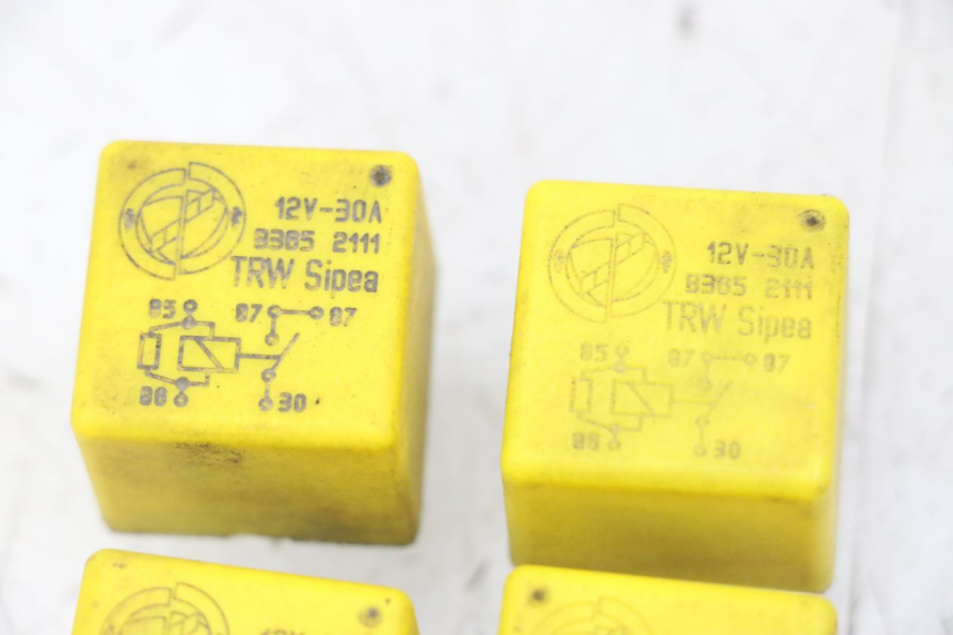 photo de ELECTRICAL RELAY PIAGGIO MP3 LT 400 (2007 - 2012) - Zoom on usage condition