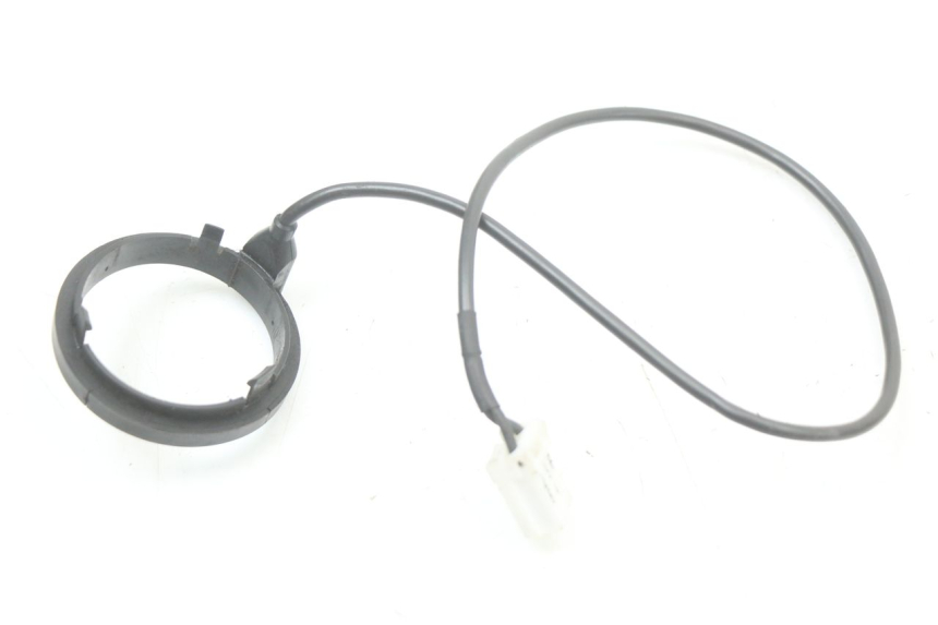 photo de ELECTRICAL RELAY PIAGGIO MP3 125 (2006 - 2014) - Alternative perspective