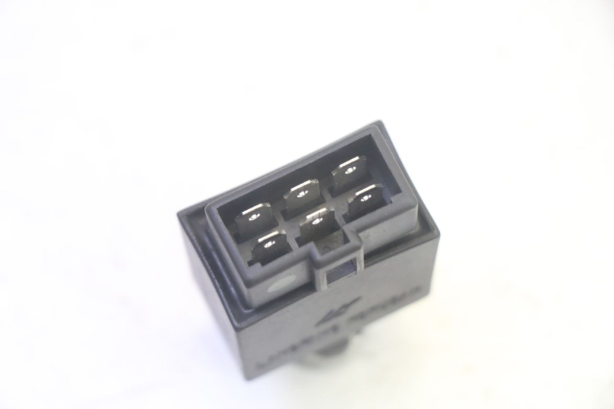 photo de ELECTRICAL RELAY PIAGGIO MP3 125 (2006 - 2014) - Alternative perspective