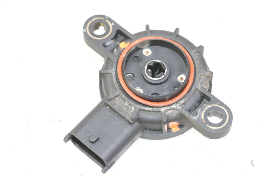 photo de ELECTRICAL RELAY PIAGGIO MP3 125 (2006 - 2014) - Alternative perspective