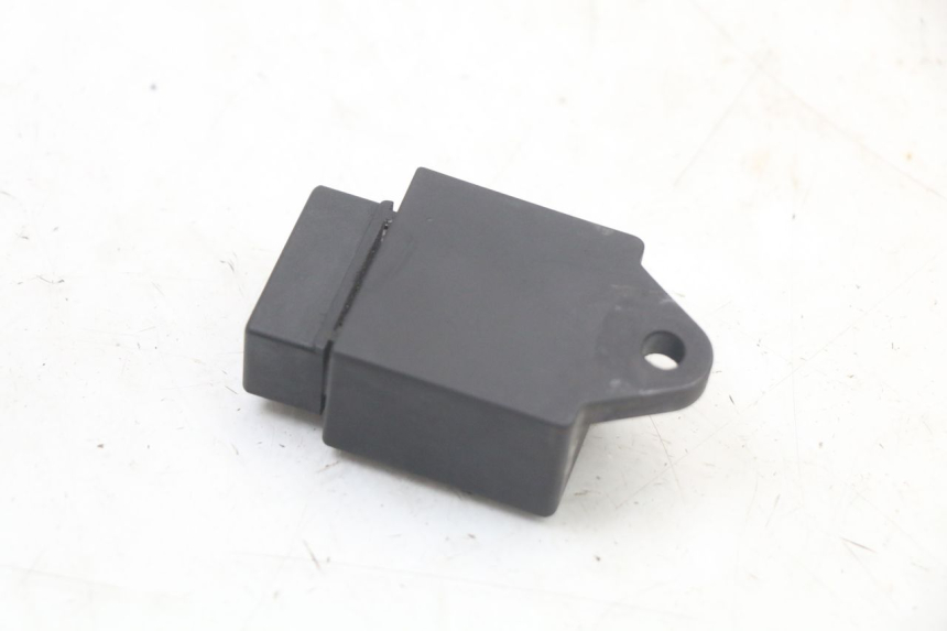 photo de ELECTRIC RELAY PIAGGIO NEW TYPHOON 50 (2010 - 2017) - Alternative perspective