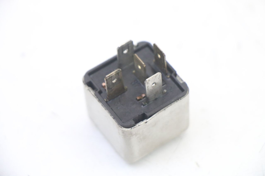 photo de ELECTRICAL RELAY PIAGGIO VESPA GRANTURISMO 125 (2003 - 2007) - Zoom on usage condition