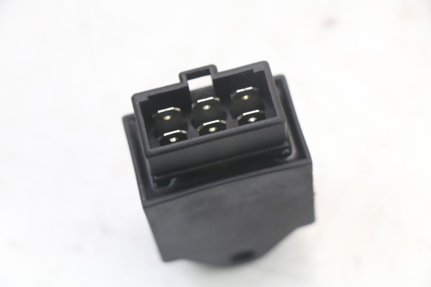 photo de ELECTRICAL RELAY PIAGGIO VESPA LX 2T 50 (2005 - 2013) - Zoom on usage condition