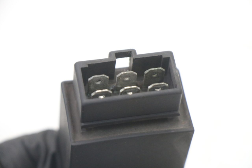 photo de ELECTRICAL RELAY PIAGGIO VESPA LX 2T 50 (2005 - 2013) - Alternative perspective