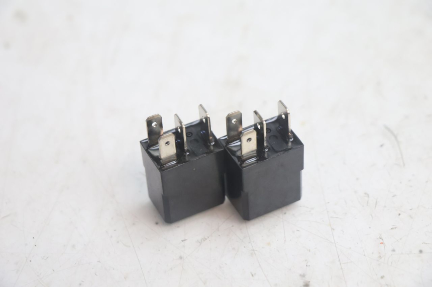 photo de RELAY JM MOTORS R-MAX TECH 50 (2024 - 2026) - Alternative perspective