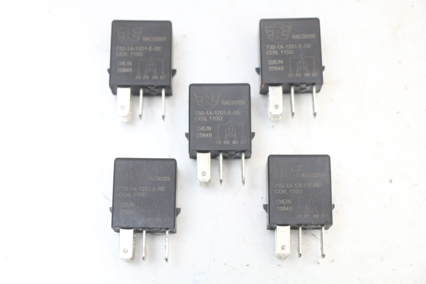 photo de RELAY ROYAL ENFIELD SCRAM 411 (2022 - 2024) - Main view