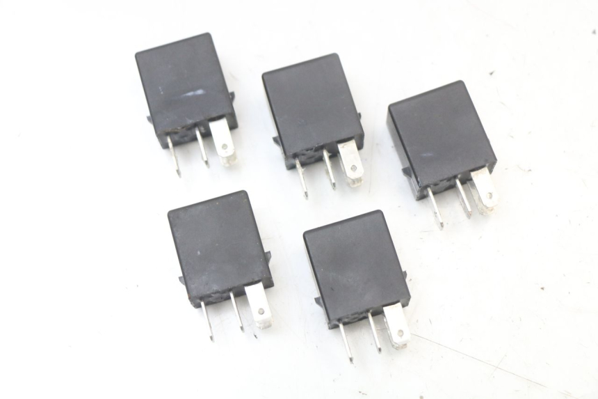 photo de RELAY ROYAL ENFIELD SCRAM 411 (2022 - 2024) - Zoom on usage condition