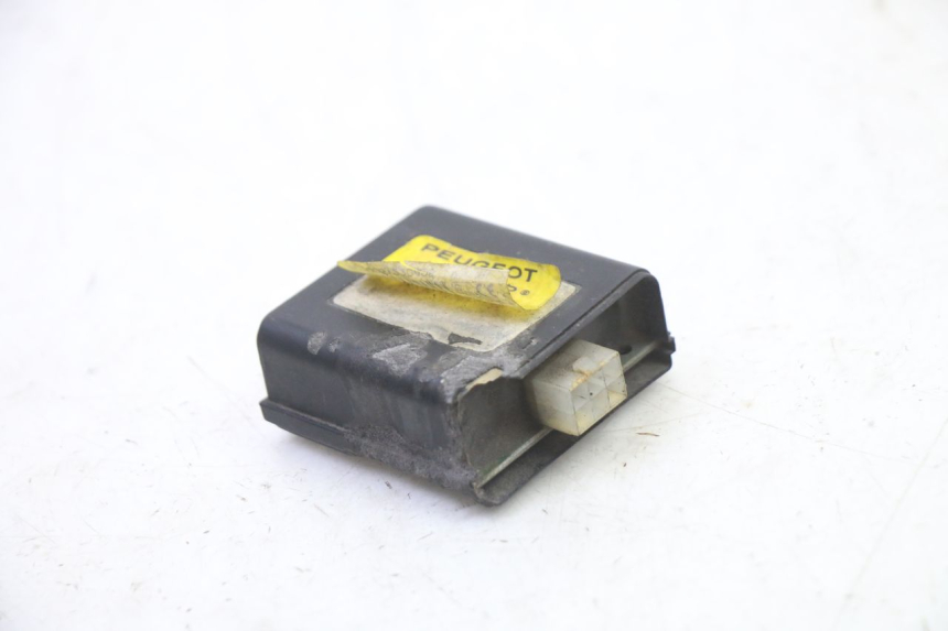 photo de RELAY PEUGEOT SATELIS 250 (2006 - 2012) - Component detail