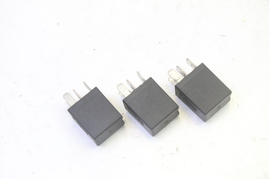 photo de ELECTRICAL RELAY PEUGEOT SATELIS 125 (2010 - 2012) - Alternative perspective