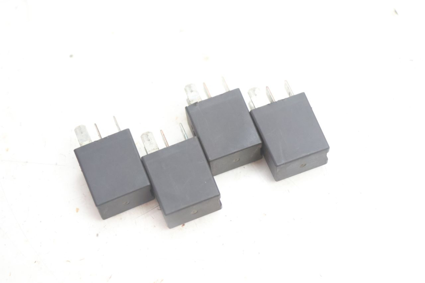 photo de ELECTRICAL RELAY PEUGEOT SATELIS 125 (2006 - 2009) - Zoom on usage condition