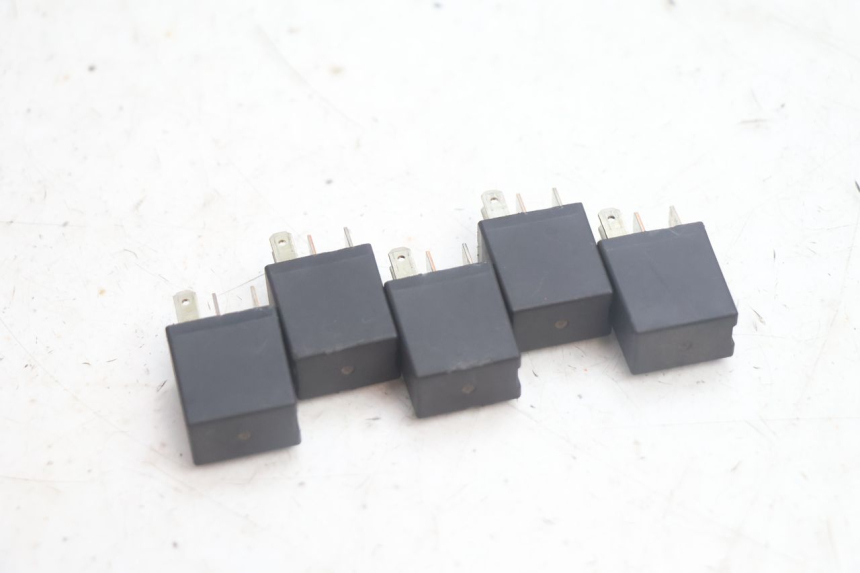 photo de RELAY PEUGEOT SATELIS 125 (2013 - 2018) - Zoom on usage condition
