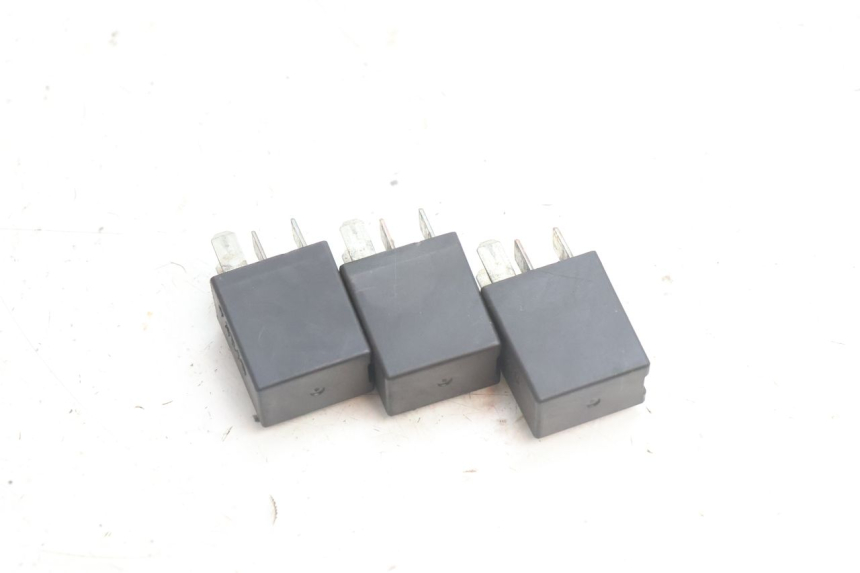 photo de ELECTRICAL RELAY PEUGEOT SATELIS 125 (2006 - 2009) - Zoom on usage condition