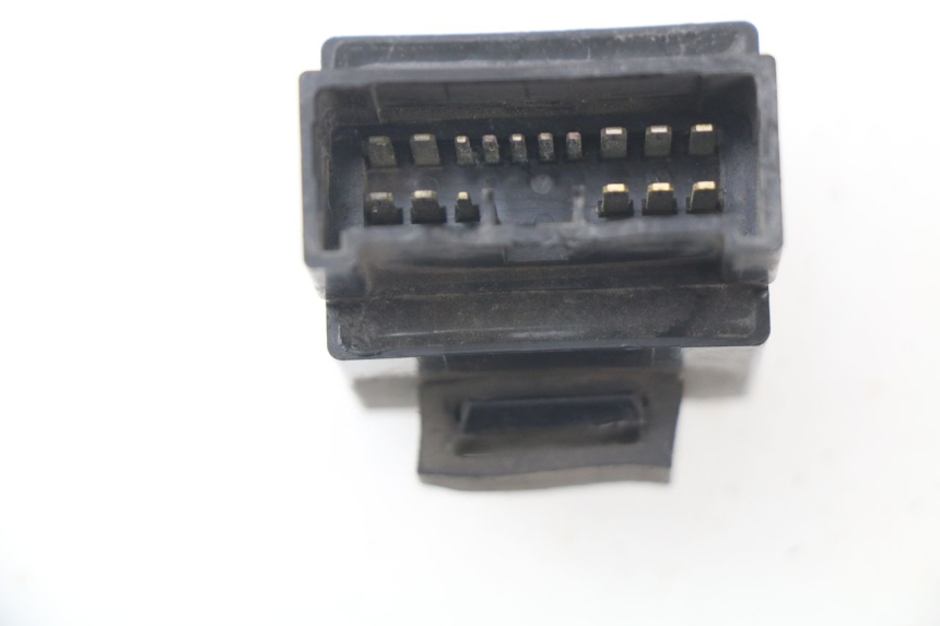 photo de ELECTRICAL RELAY YAMAHA TDM ABS 900 (2002 - 2014) - Alternative perspective