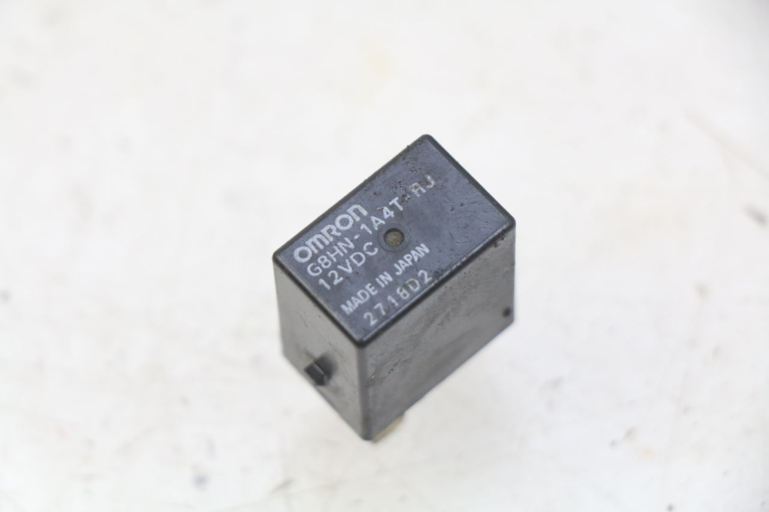 photo de ELECTRICAL RELAY PEUGEOT TWEET 125 (2010 - 2017) - Zoom on usage condition