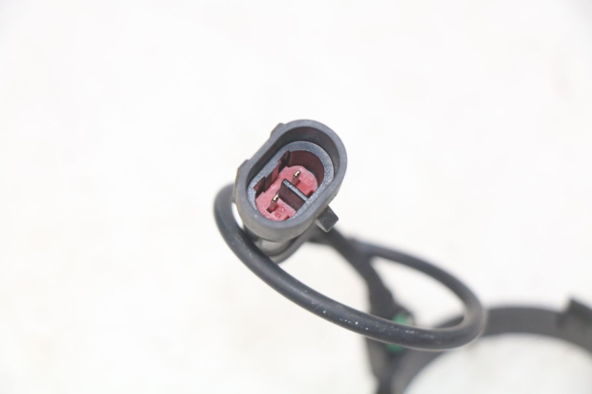 photo de ELECTRICAL RELAY PIAGGIO VESPA GTS IGET ABS 125 (2017 - 2023) - Alternative perspective