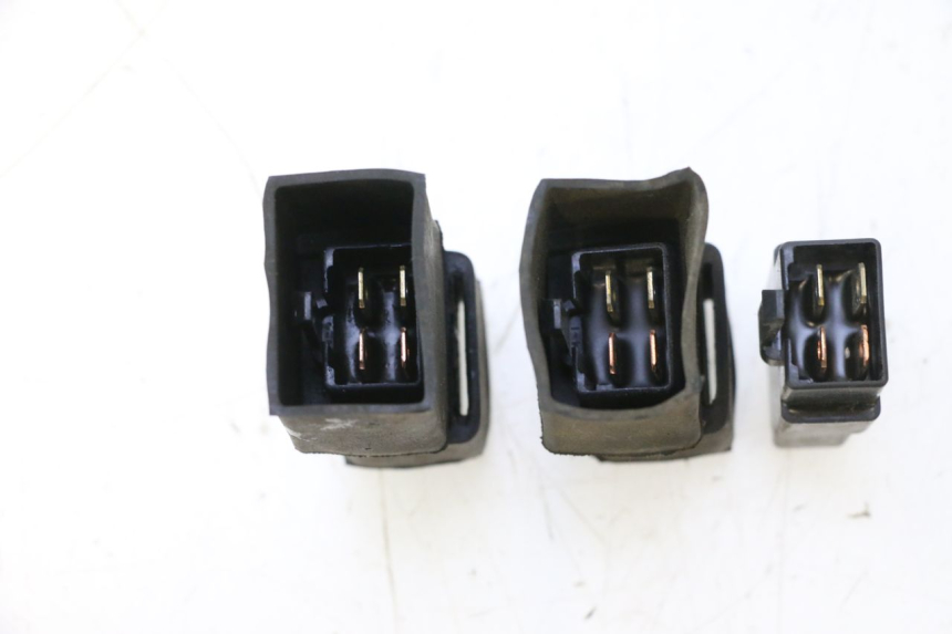 photo de ELECTRICAL RELAY HONDA VFR FI RC46 800 (1998 - 2001) - Alternative perspective