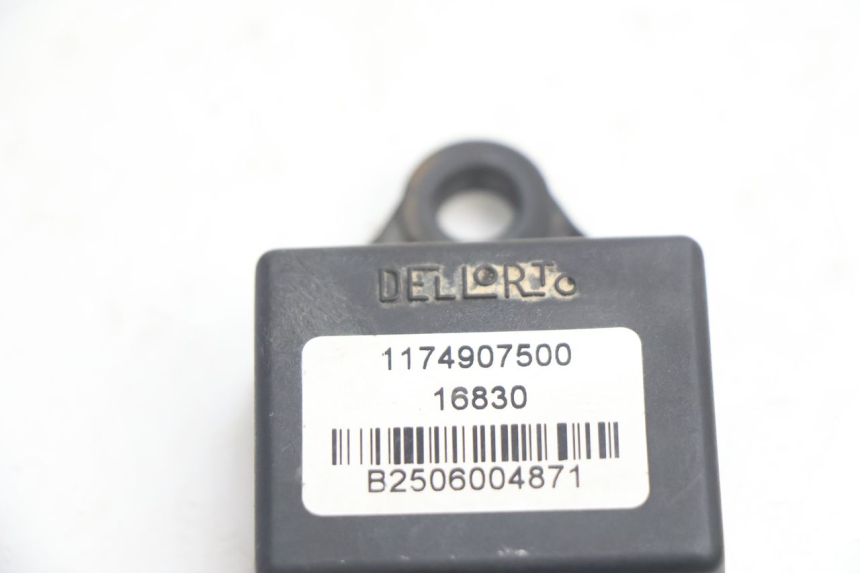 photo de ELECTRICAL RELAY PEUGEOT VIVACITY 50 (2004 - 2009) - Component detail
