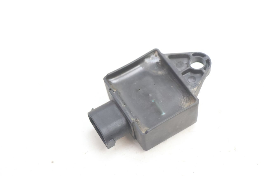 photo de ELECTRICAL RELAY PEUGEOT VIVACITY 50 (2004 - 2009) - Alternative perspective