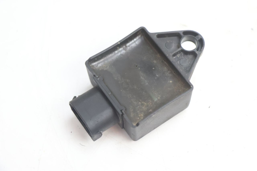 photo de ELECTRICAL RELAY PEUGEOT VIVACITY 50 (2004 - 2009) - Zoom on usage condition