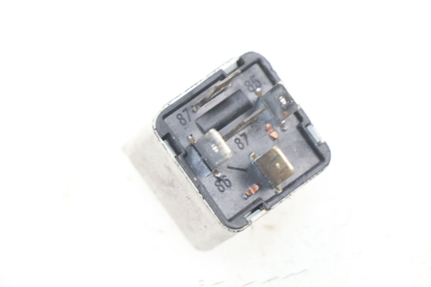 photo de ELECTRICAL RELAY PIAGGIO X9 125 (2000 - 2003) - Zoom on usage condition