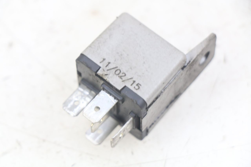 photo de ELECTRIC RELAY PIAGGIO XEVO - X EVO 125 (2007 - 2017) - Alternative perspective