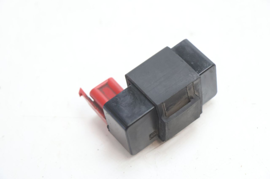 photo de RELAY HONDA XRV AFRICA TWIN 750 (1990 - 1992) - Zoom on usage condition