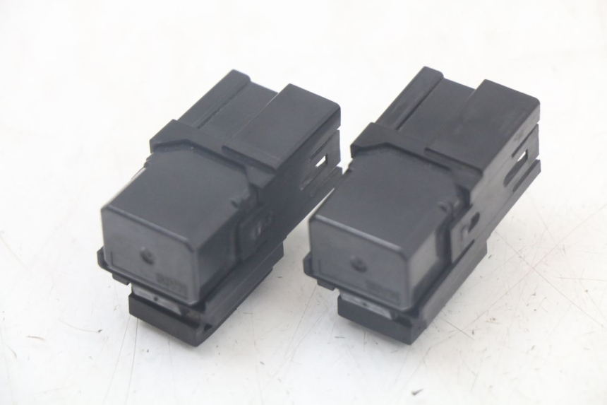 photo de ELECTRICAL RELAY YAMAHA XT X 660 (2004 - 2016) - Technical close-up