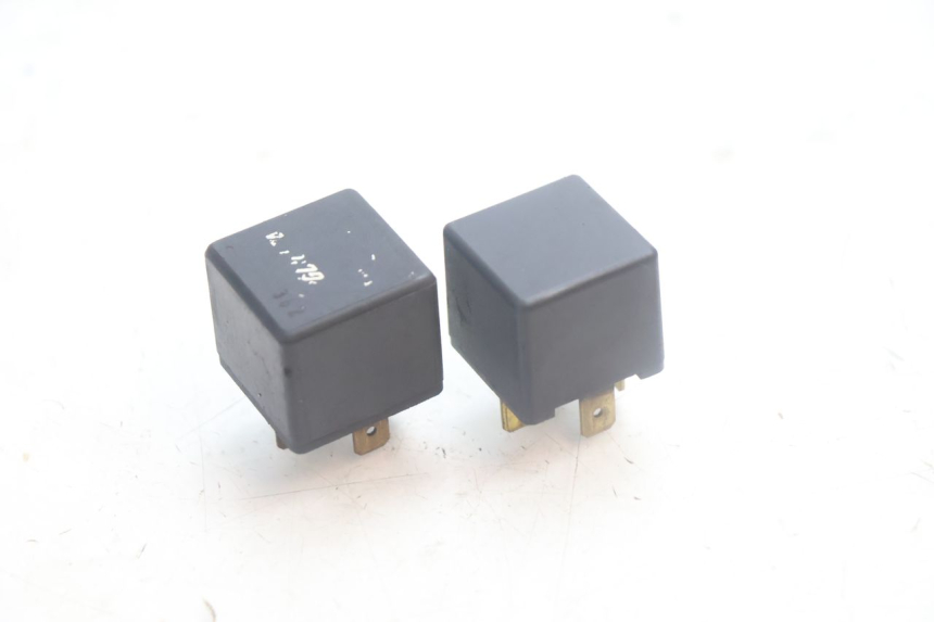 photo de ELECTRICAL RELAY YAMAHA YP MAJESTY 125 (2007 - 2010) - Main view